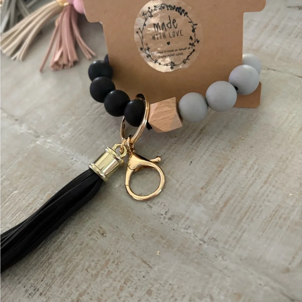 Hand Crafted Black and Gray Beaded Keychain Bracelet - Picture 3 of 4